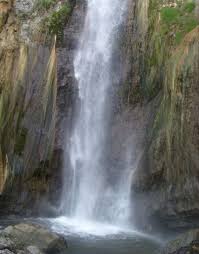 Cascada de Agua Clara de Tornillos